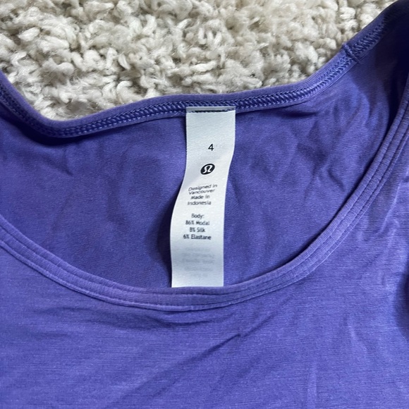 LULULEMON SHOULDER CUT OUT YOGA 
T SHIRT SIZE 4 NWT - Picture 4 of 9